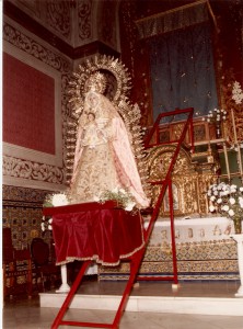 1985. Traslado al Altar Mayor. Primer Traslado (2)
